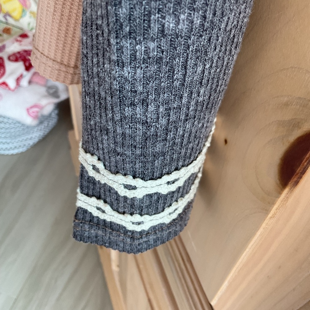 Pol Patchwork '06’ Raglan Pullover - Tan/Blush & … - image 4